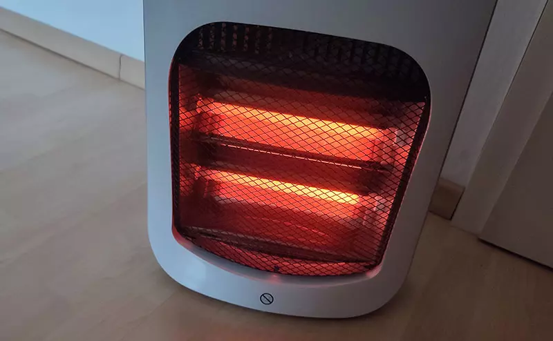 can solar panels heat a house