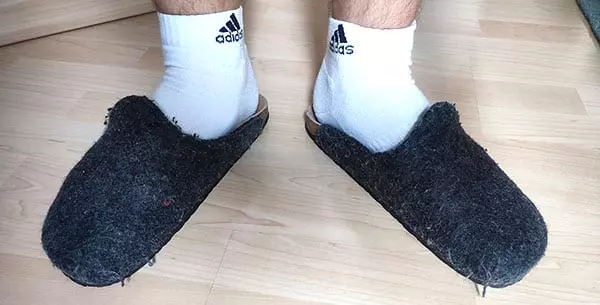 cheap ways to heat a room without electricity